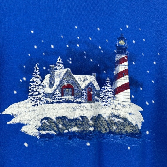 Jerzees Vintage Women’s Medium Sweatshirt Lighthouse Winter Snow Pullover Blue - Picture 2 of 6